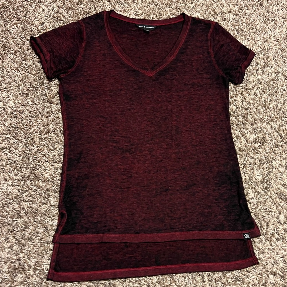 Rock & Republic light weight tee - size small